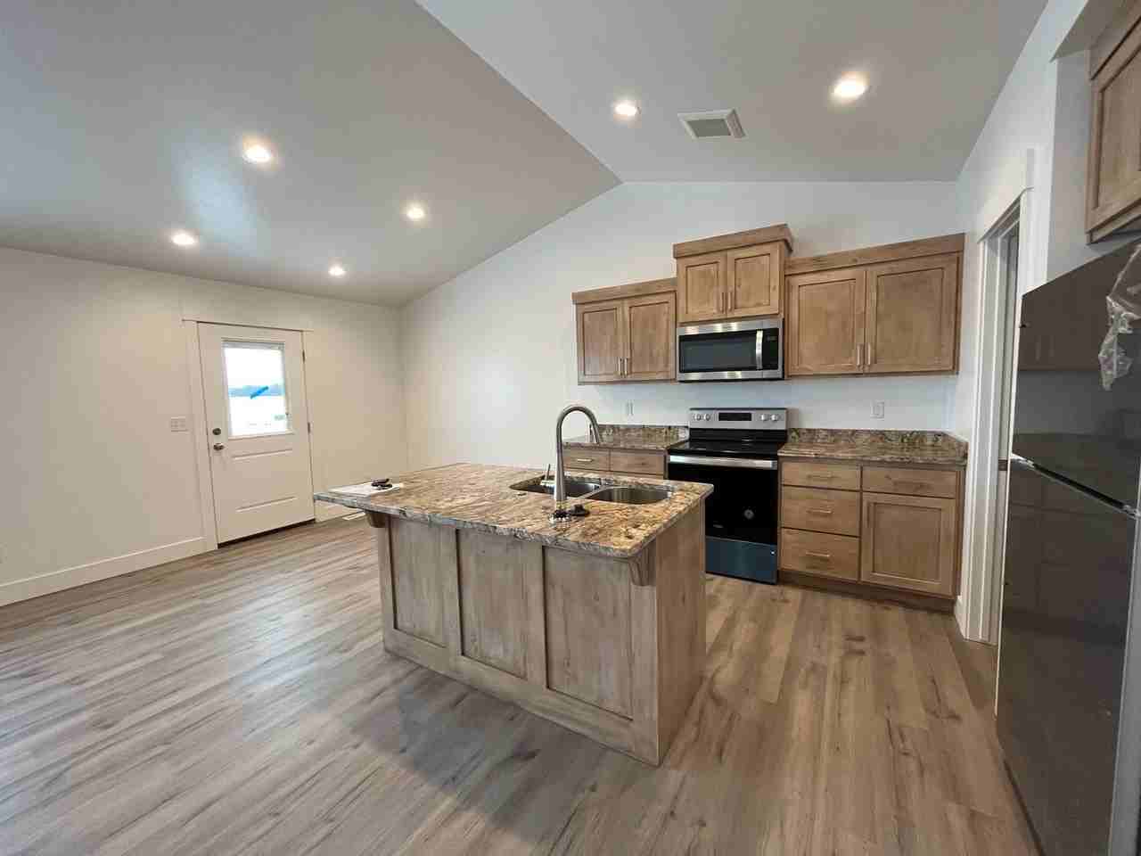 6068 N Red Shirt Rd - Photo 3 of 12