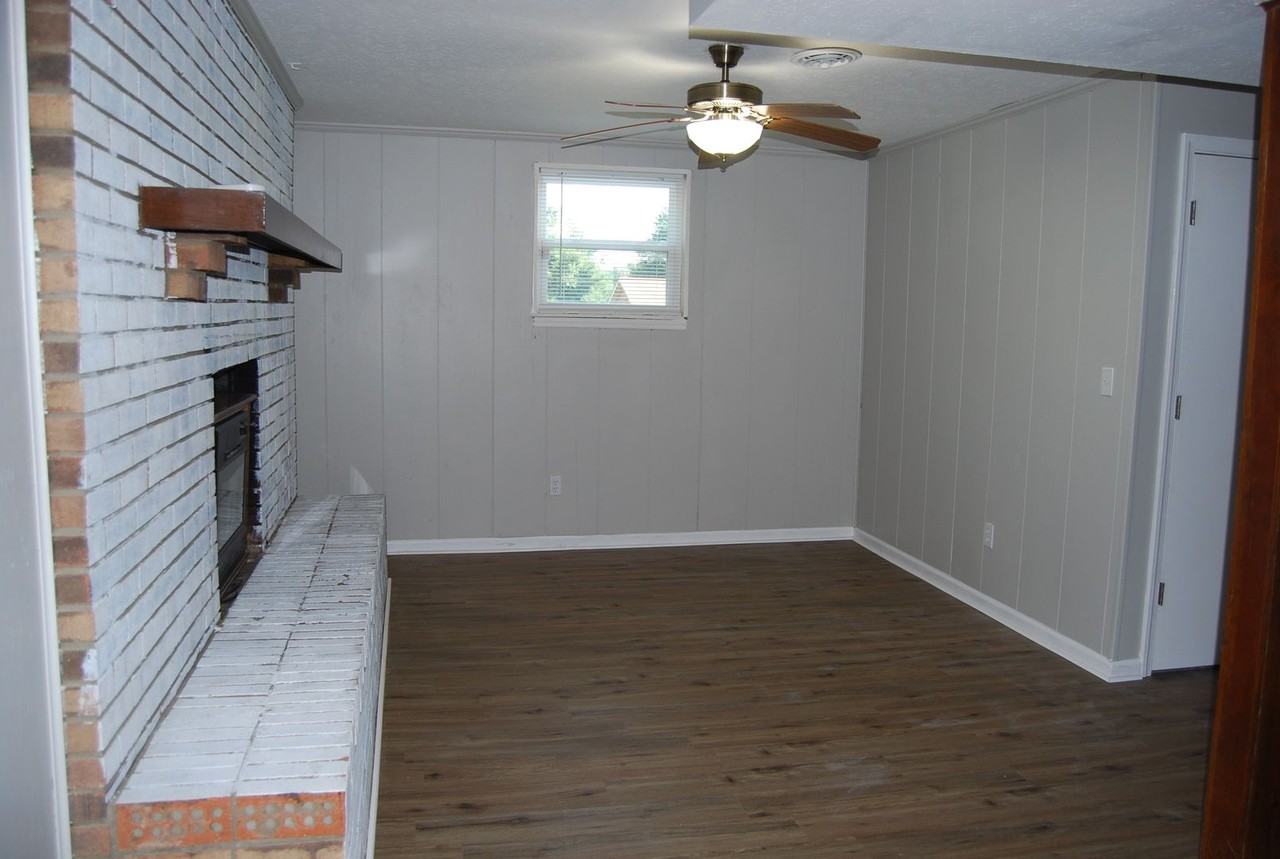 811 Cedarcrest Dr - Photo 7 of 9