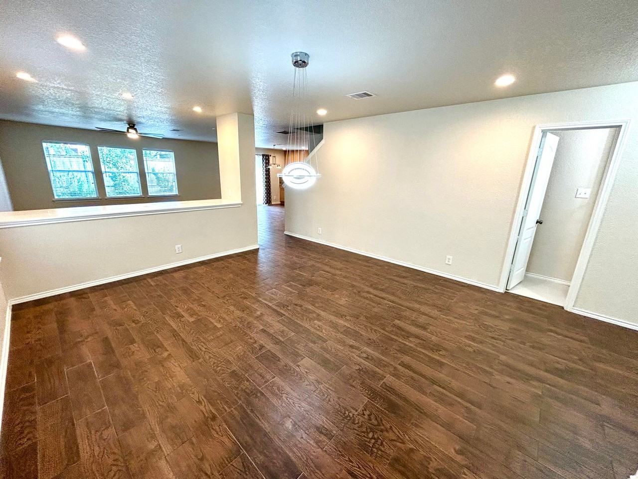 123 Adelaide Oaks - Photo 7 of 29