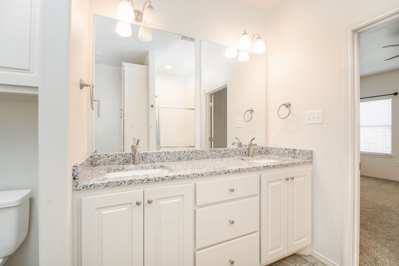 11629 Evanston Ave - Photo 2 of 14