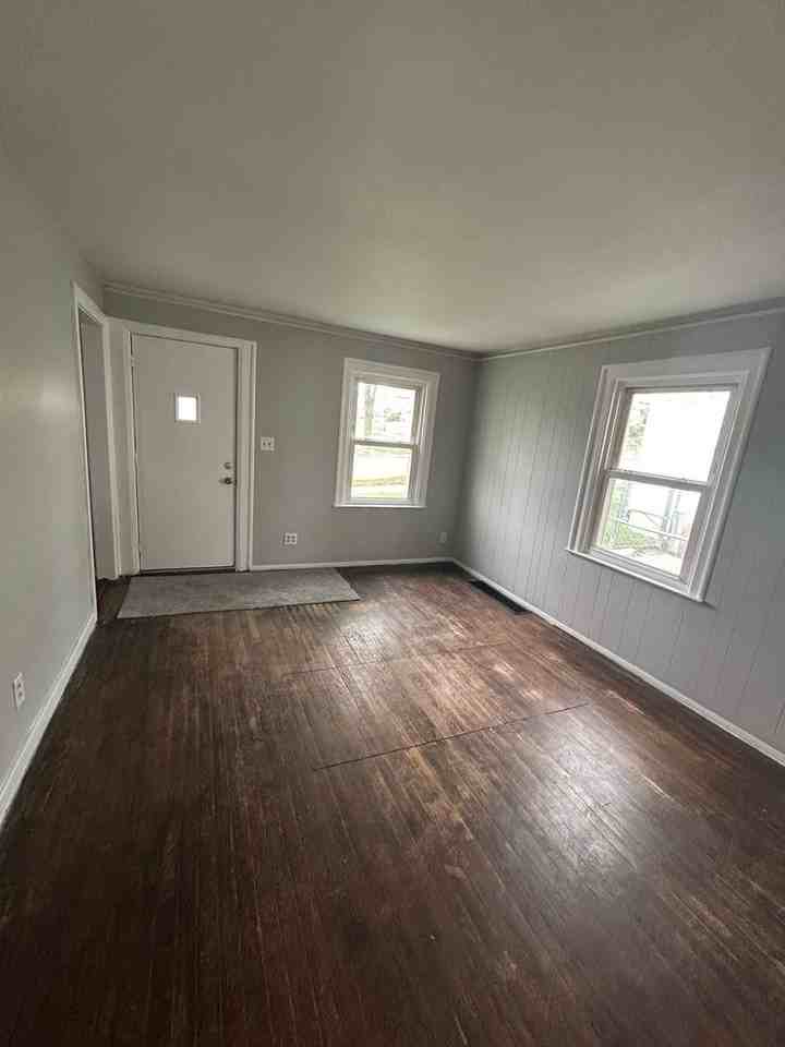 1305 Spring St - Photo 2 of 8