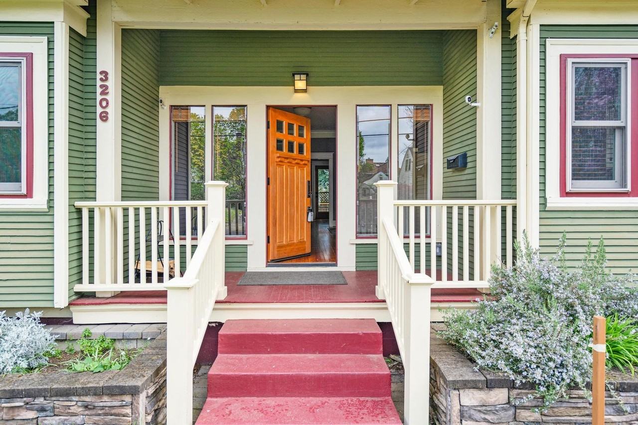 3206 Ne 11th Ave - Photo 3 of 49