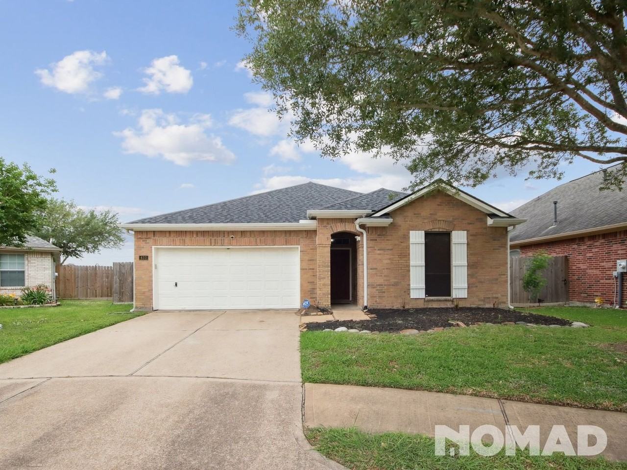 433 Abbey Ln - Photo 2 of 24