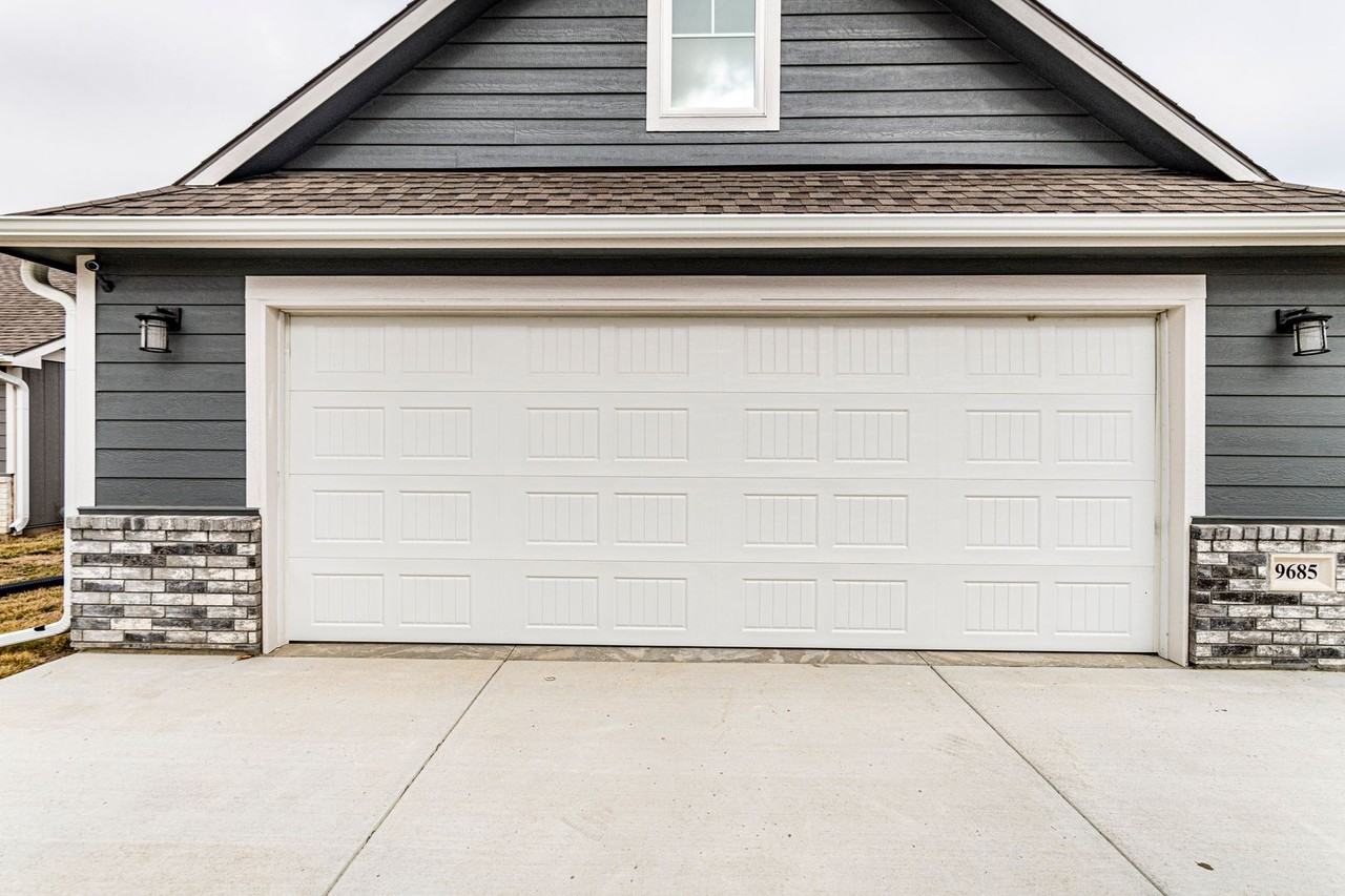 9685 Heather Ln - Photo 2 of 40