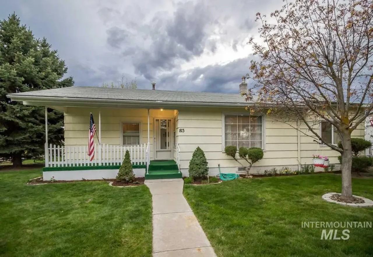 813 S Hayes Ave - Photo 2 of 50