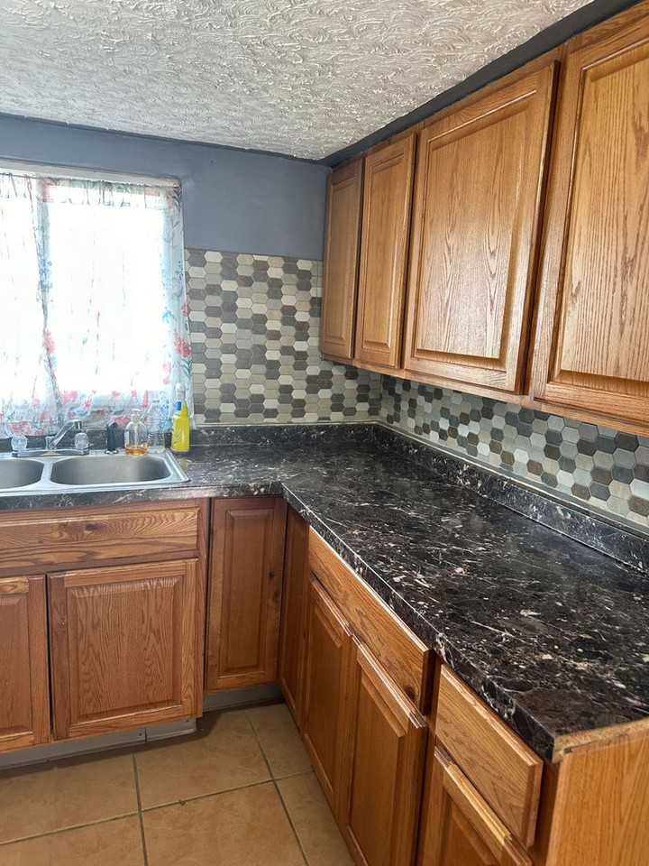 9802 Highland Dr Ne - Photo 5 of 14
