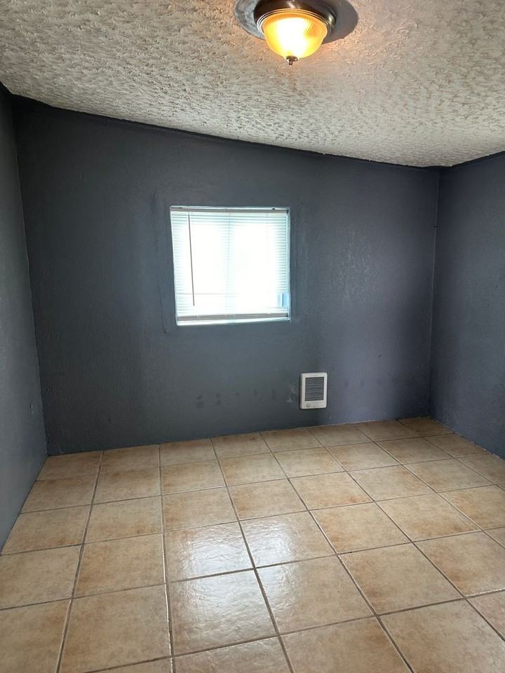 9802 Highland Dr Ne - Photo 6 of 14