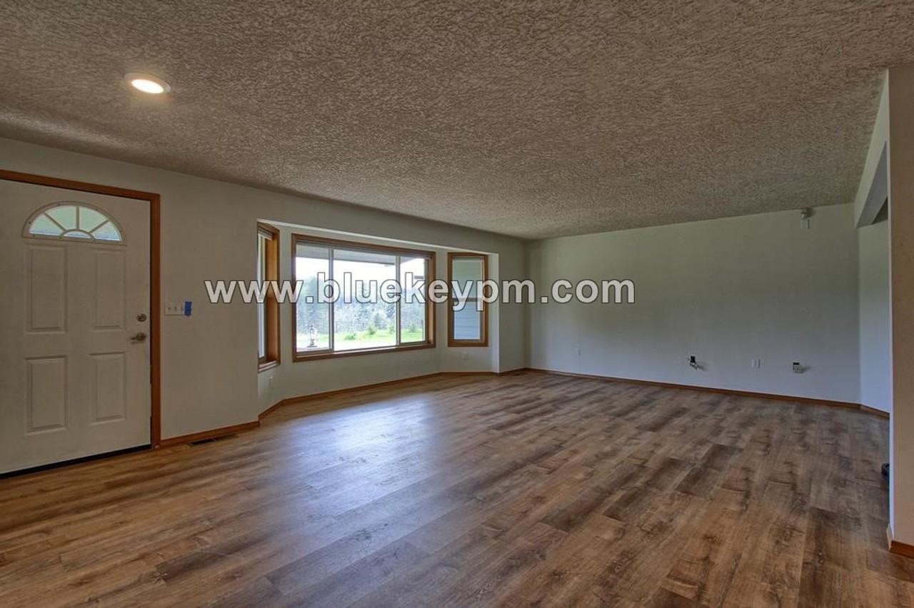19000 Ne Gabriel Rd - Photo 2 of 17