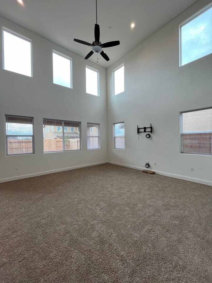 4116 Twain Ave - Photo 6 of 29