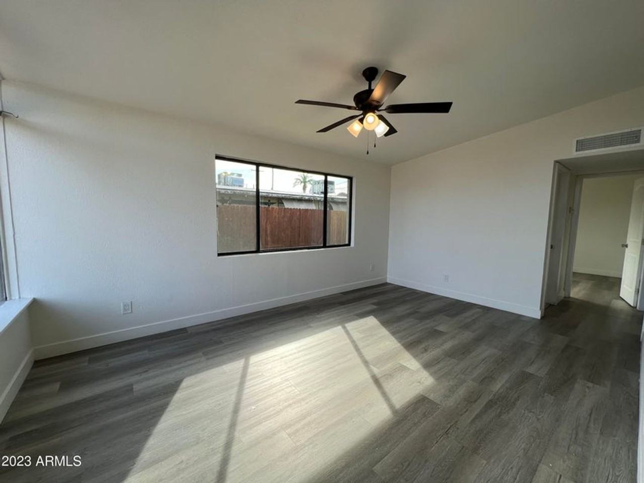 453 W University Dr - Photo 4 of 19