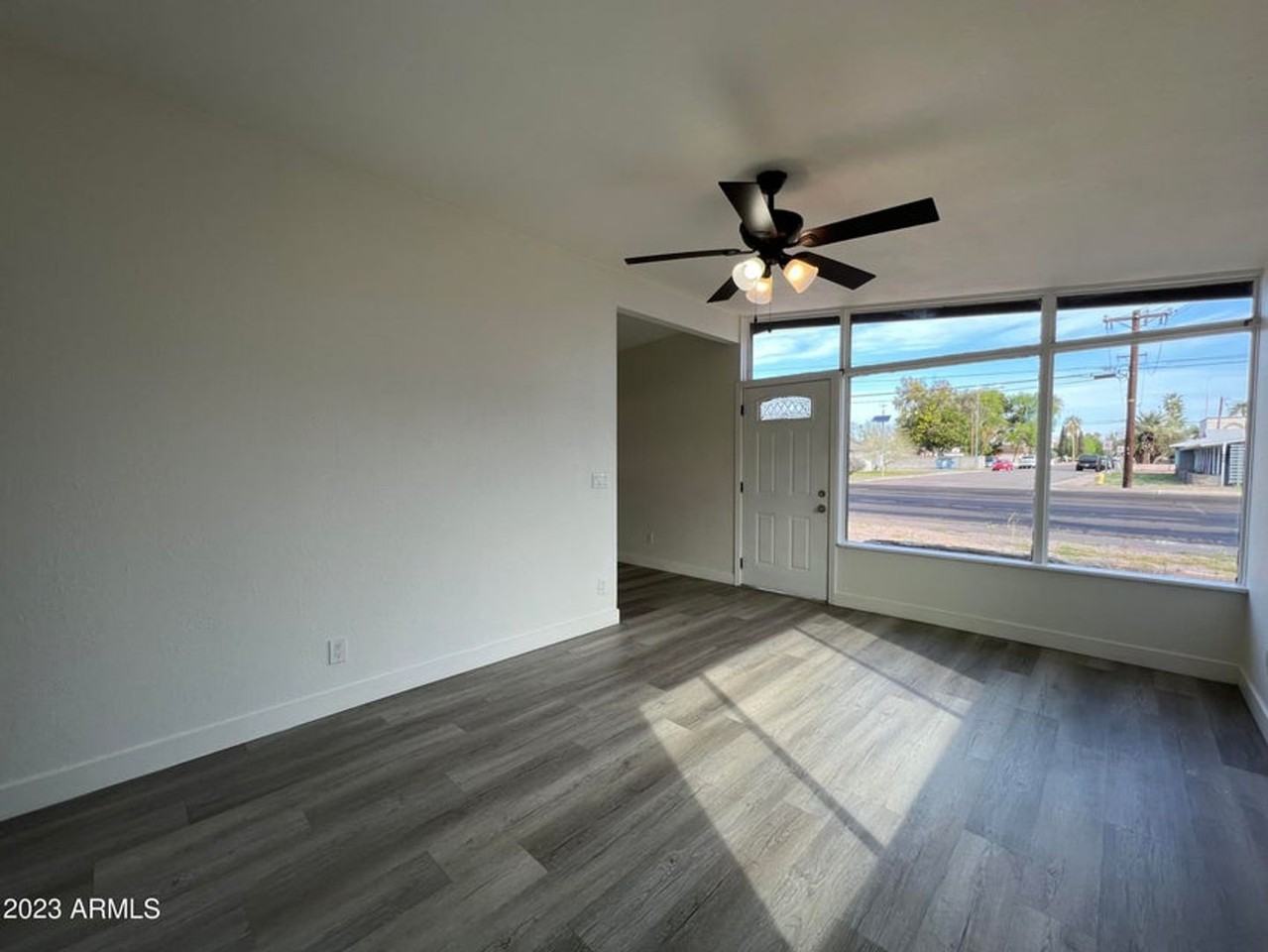 453 W University Dr - Photo 5 of 19