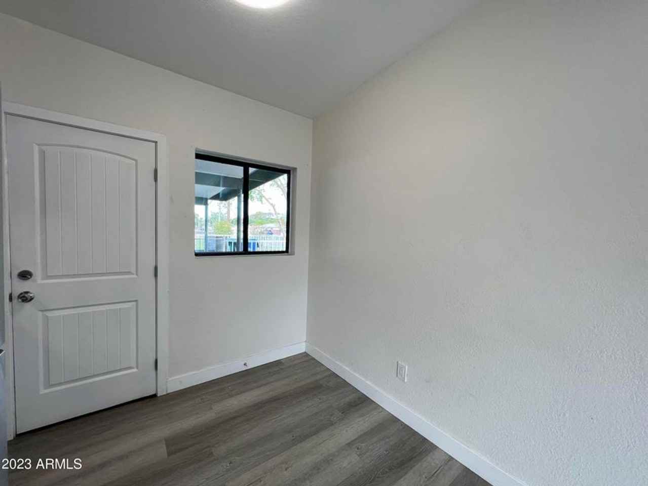 453 W University Dr - Photo 6 of 19