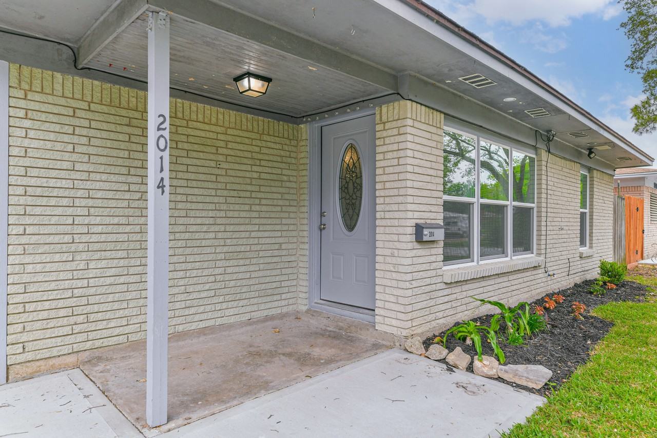 2014 15th Ave N #1 - Photo 2 of 17