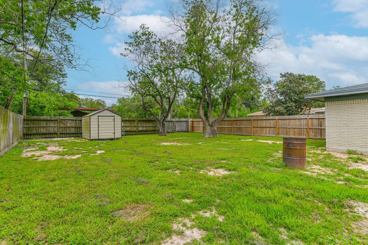 2014 15th Ave N #1 - Photo 3 of 17