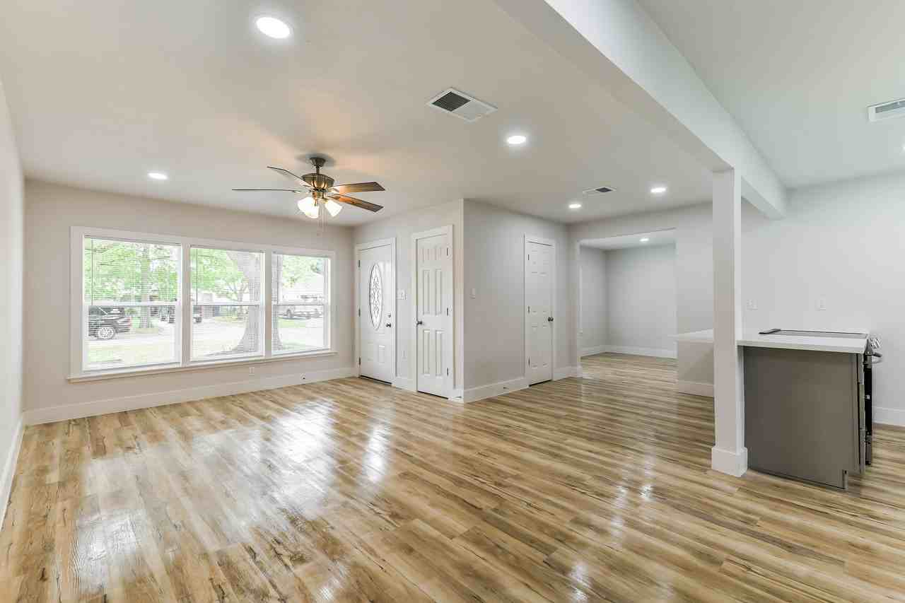 2014 15th Ave N #1 - Photo 7 of 17