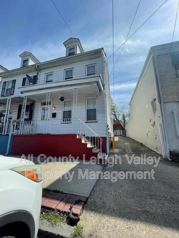 318 S 10th St, Easton, PA 18042 3 Bedroom House for 2,095/month Zumper