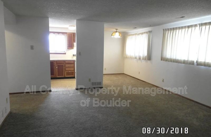 1611 Warren Ave #1 - Photo 2 of 9