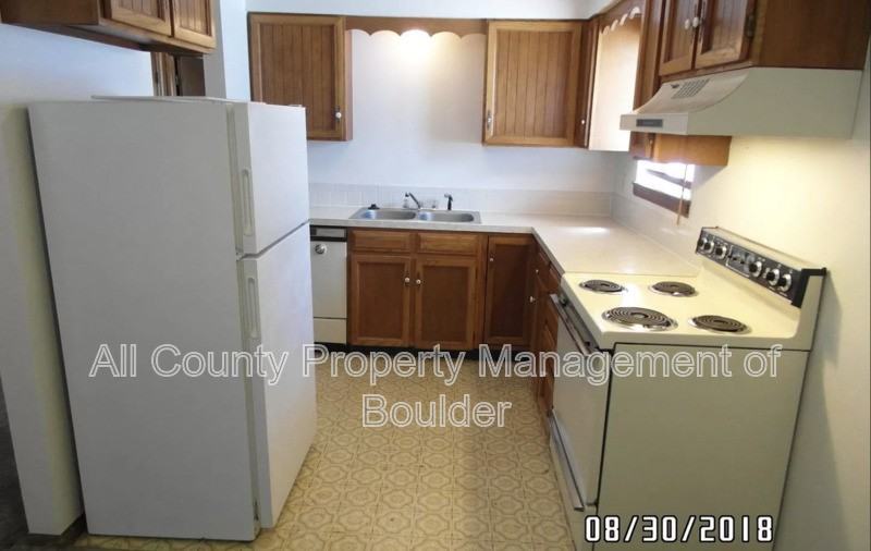 1611 Warren Ave #1 - Photo 5 of 9