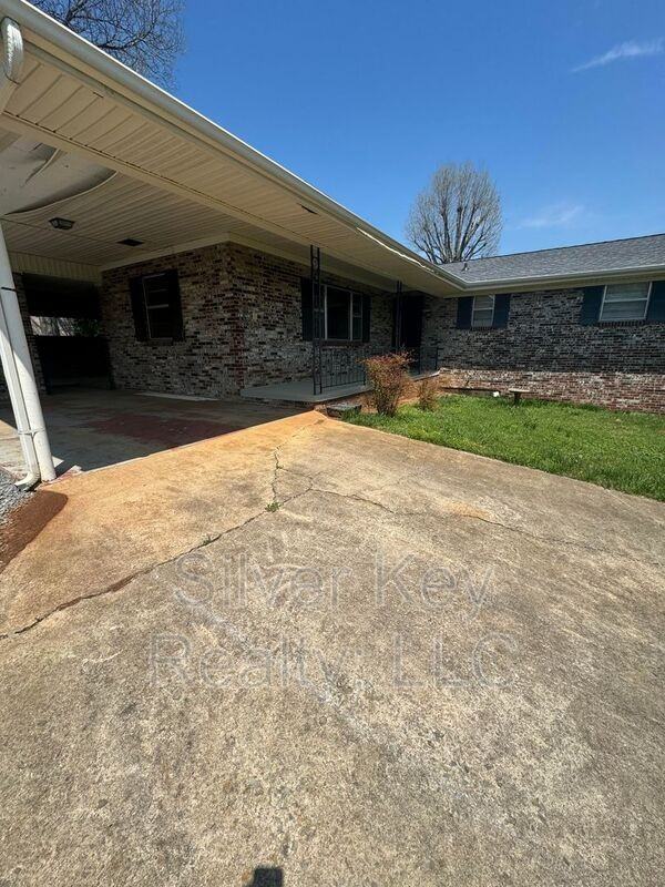 103 Athens Pike - Photo 5 of 27
