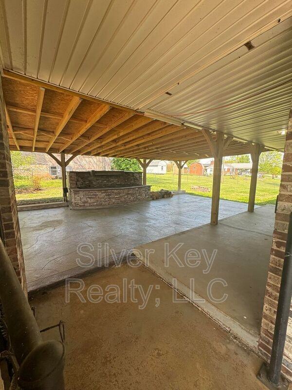 103 Athens Pike - Photo 7 of 27