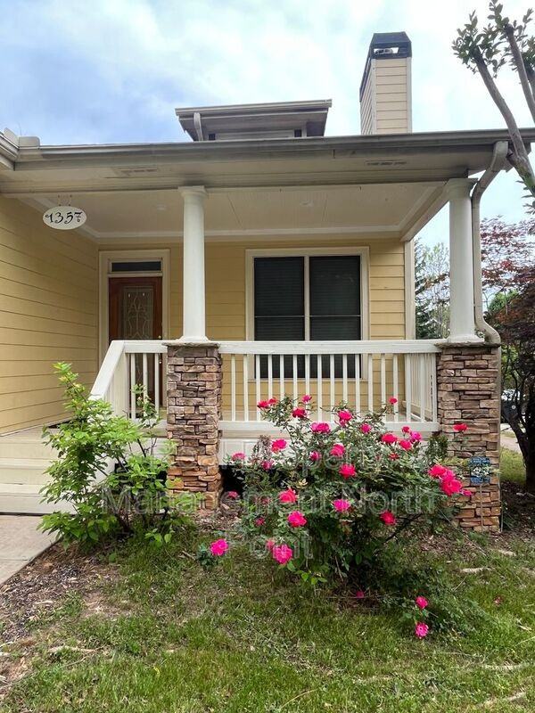 1357 Eubanks Ave - Photo 3 of 38