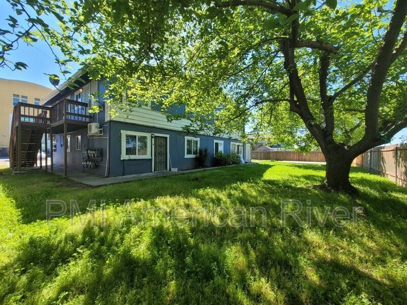 3729 Balsam St #5 - Photo 6 of 12