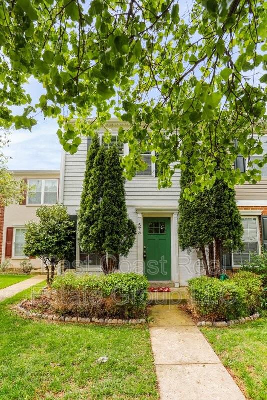 575 Lancaster Pl - Photo 4 of 26