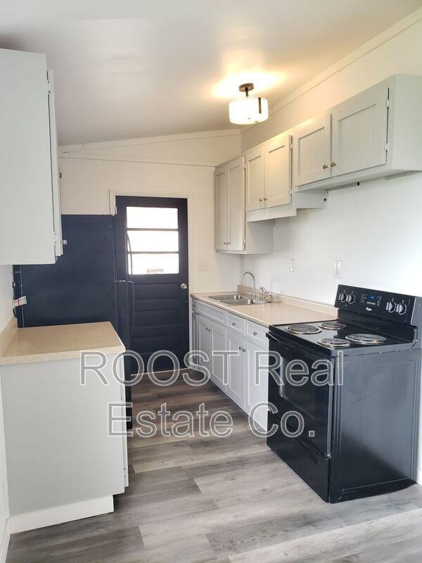 219 Rawson Dr - Photo 3 of 11