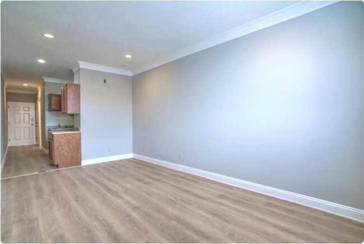 328 N. Notre Dame Ave. - Photo 3 of 24