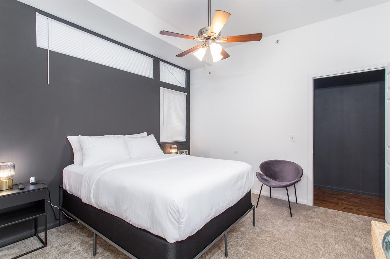 West Town Lofts - Photo 6 of 39