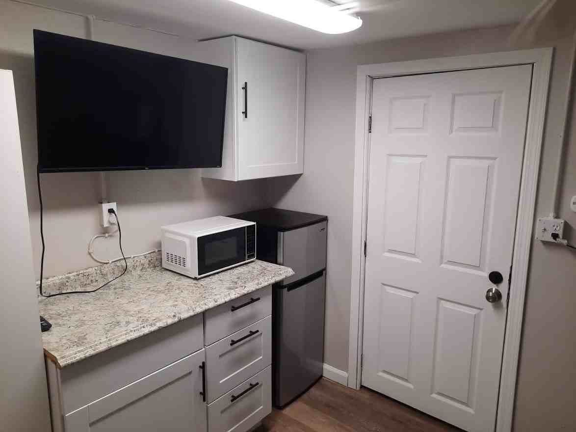 501 Hutchison Street - Photo 2 of 14