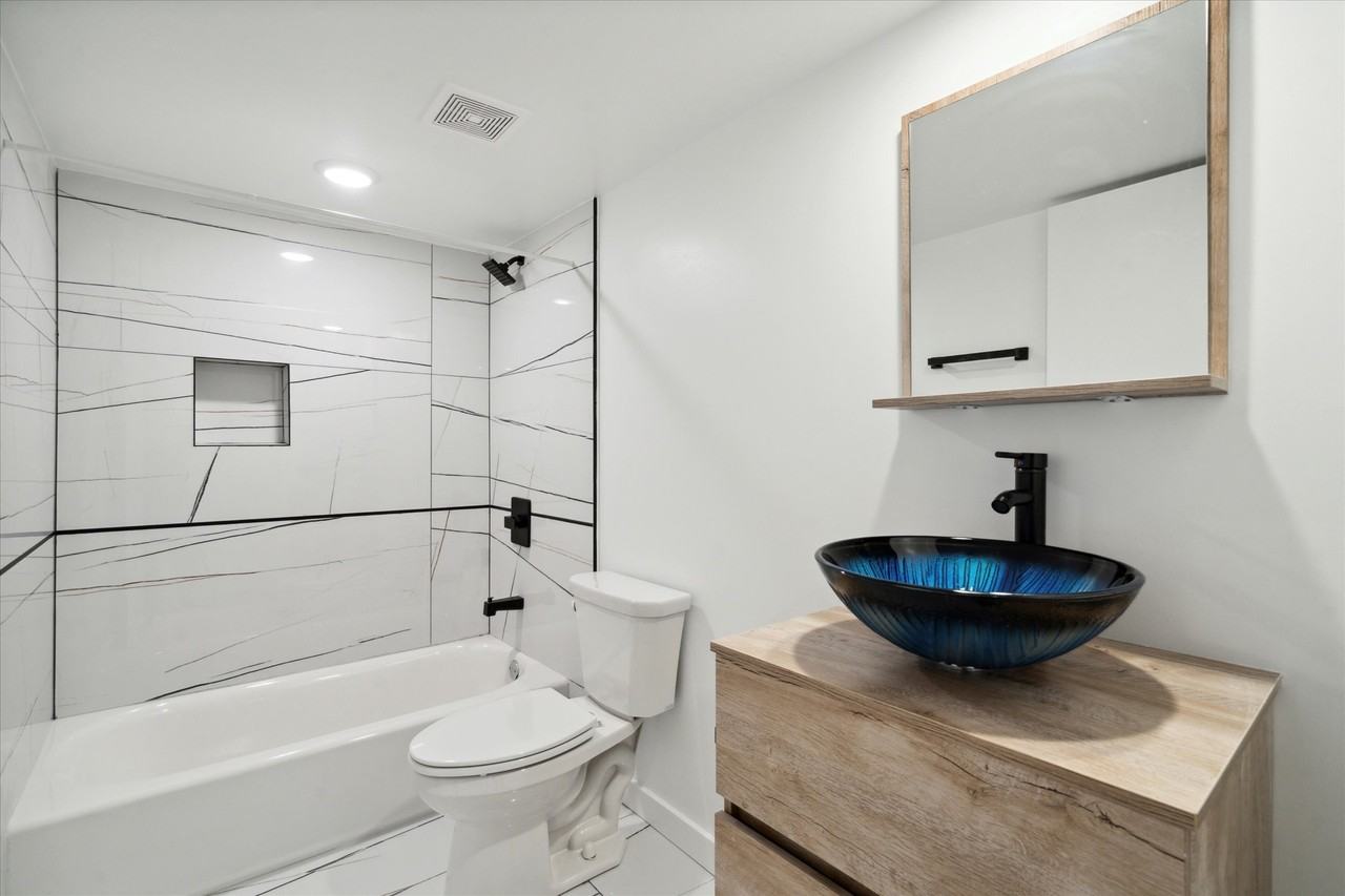 1951 Point Breeze Avenue - Photo 6 of 24