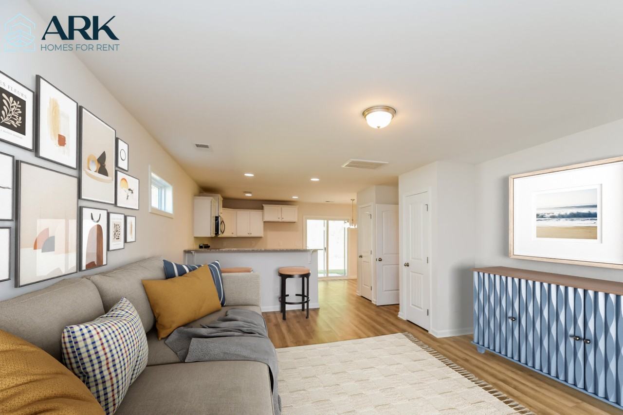306 Noble Ln - Photo 3 of 17