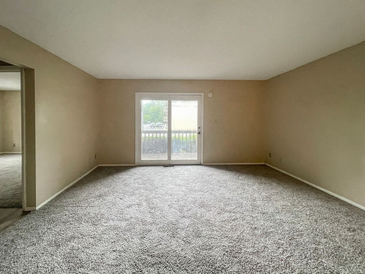 920 North Linden Street #2 - Photo 5 of 14