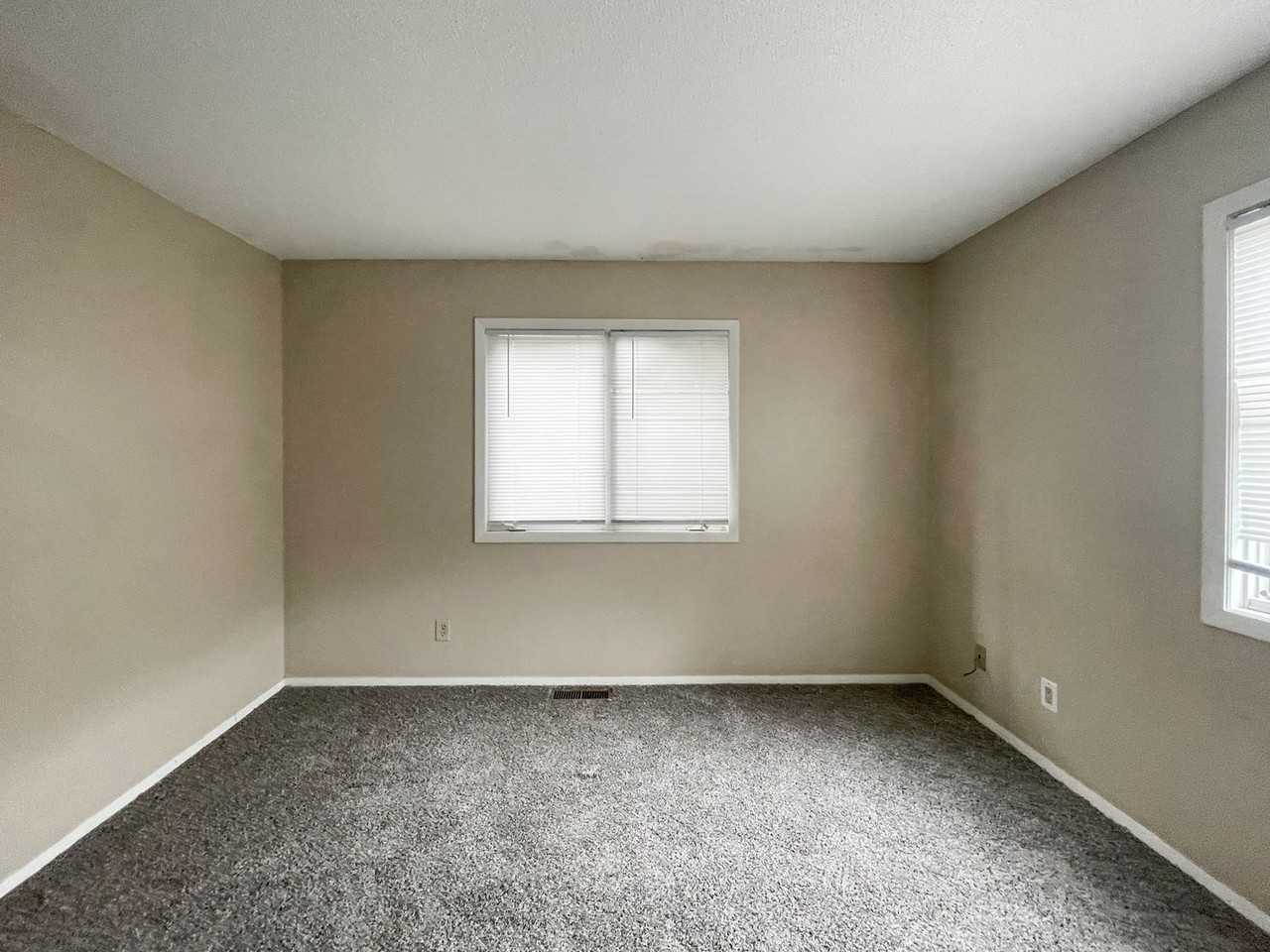 920 North Linden Street #2 - Photo 7 of 14