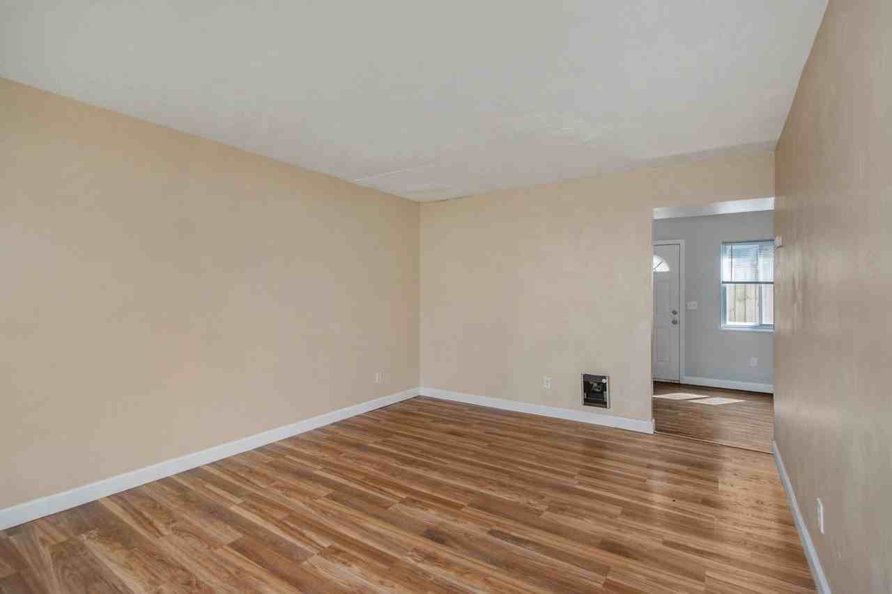 444 Garland St - Photo 6 of 21
