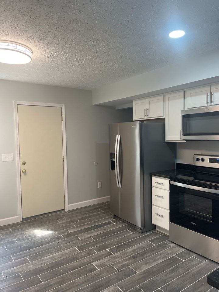 3216 Summerhill Ln - Photo 2 of 19