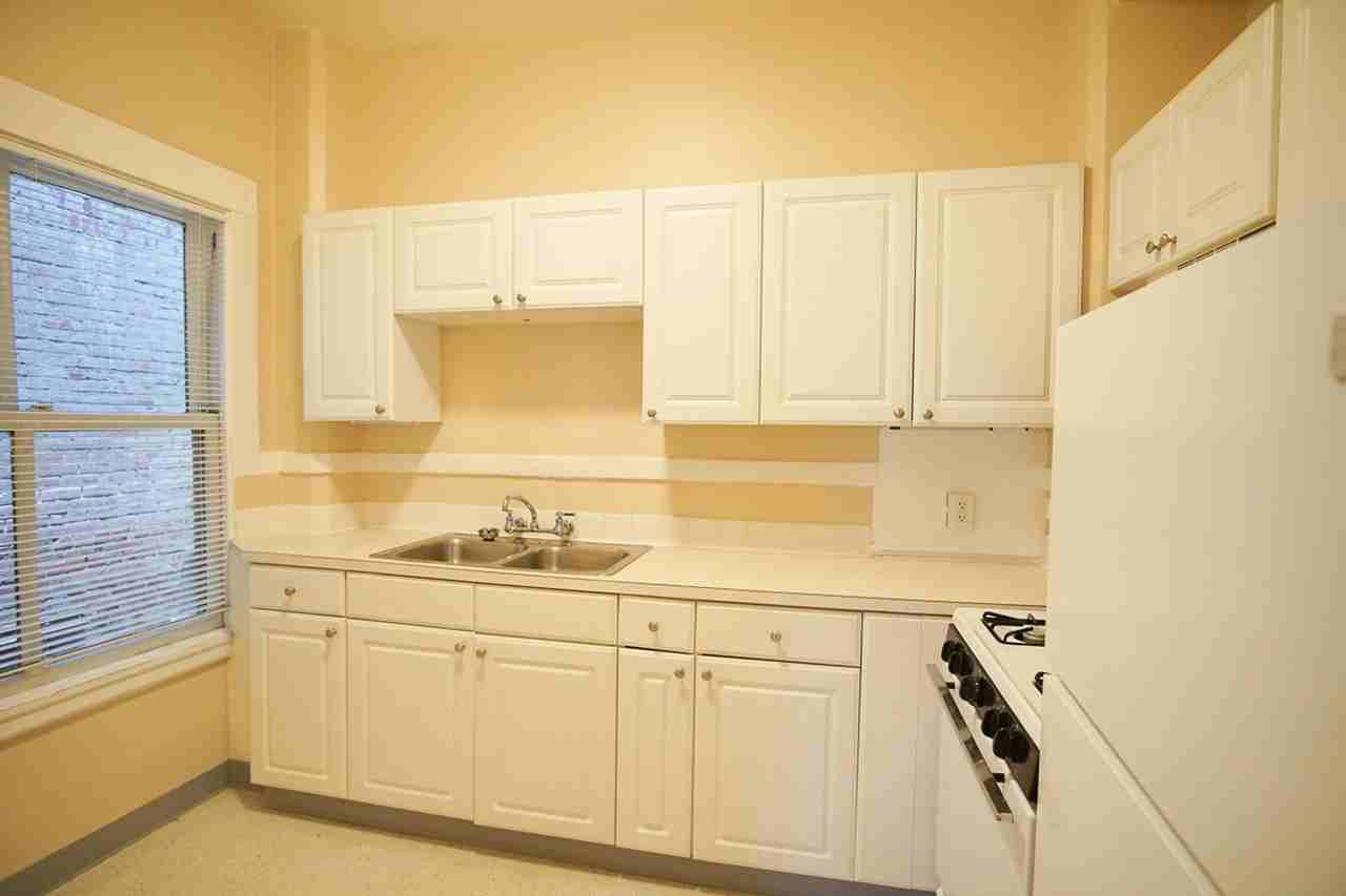 715 Sw King Ave #4 - Photo 4 of 18