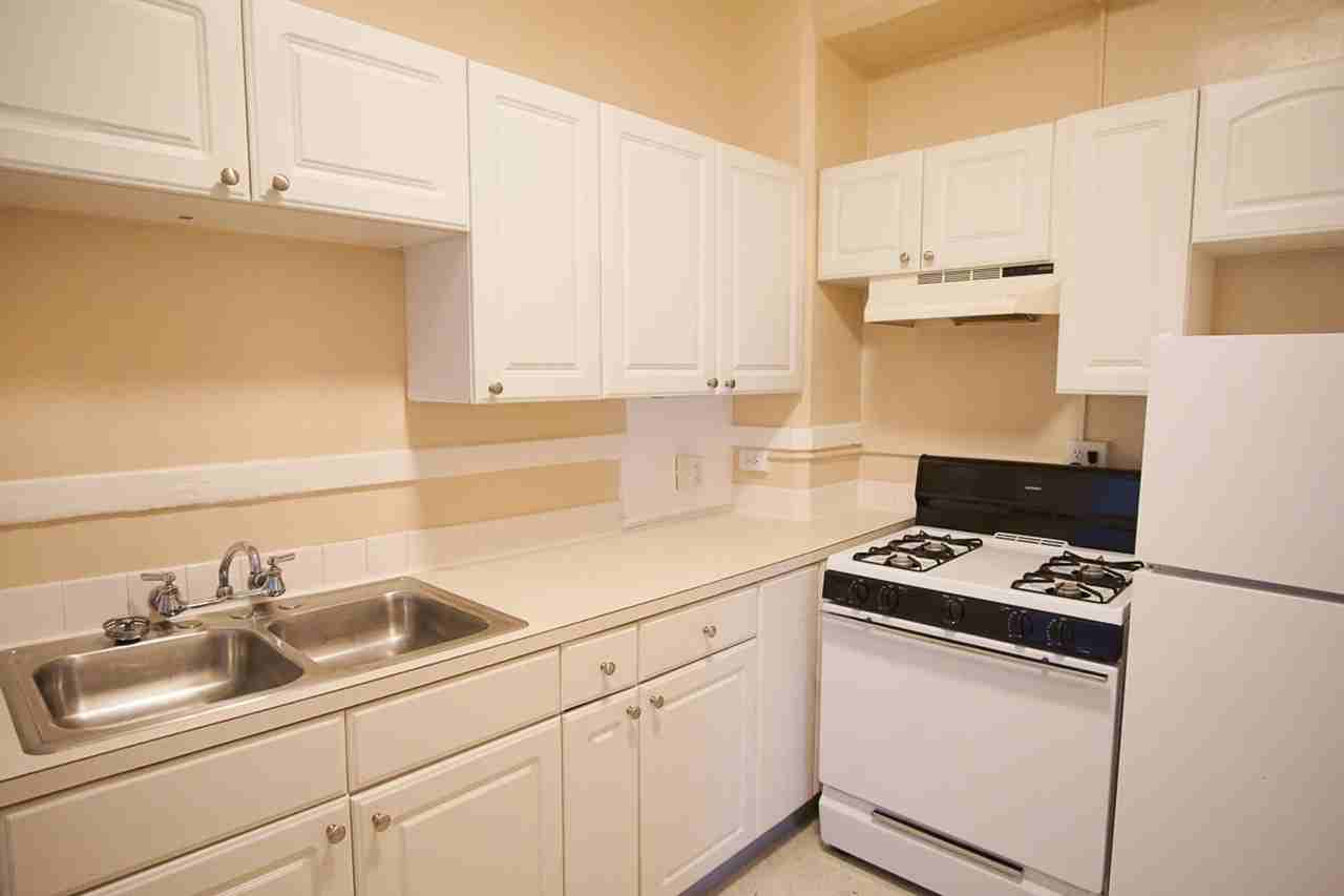 715 Sw King Ave #4 - Photo 5 of 18