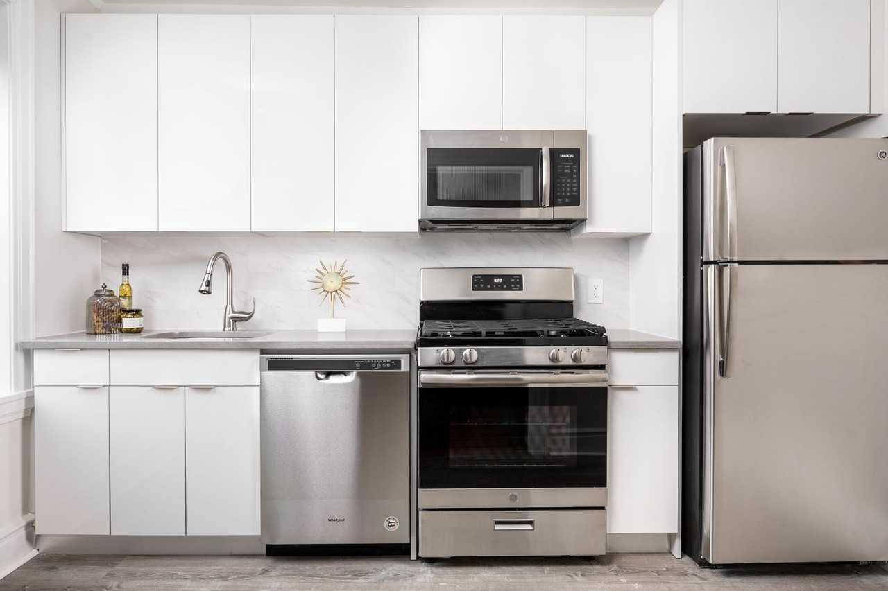 Montclair Gardens - Photo 5 of 16