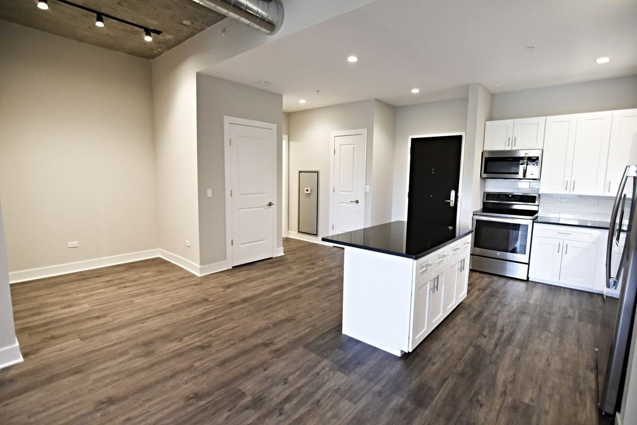 The Eagle Building - Photo 6 of 50