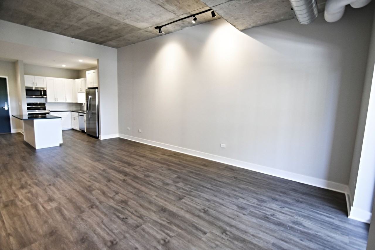 The Eagle Building - Photo 7 of 50