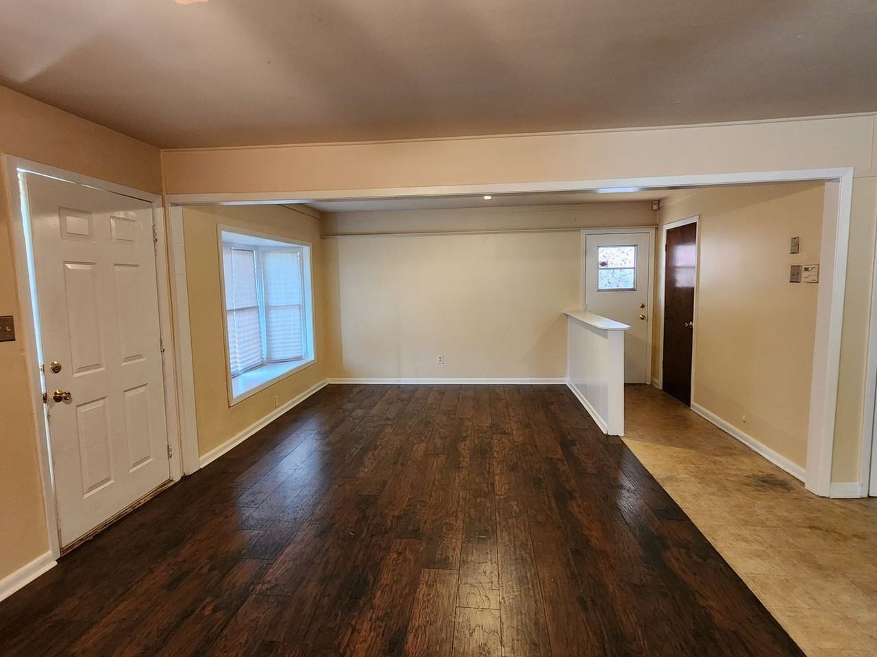266 E Dudley Dr - Photo 4 of 9
