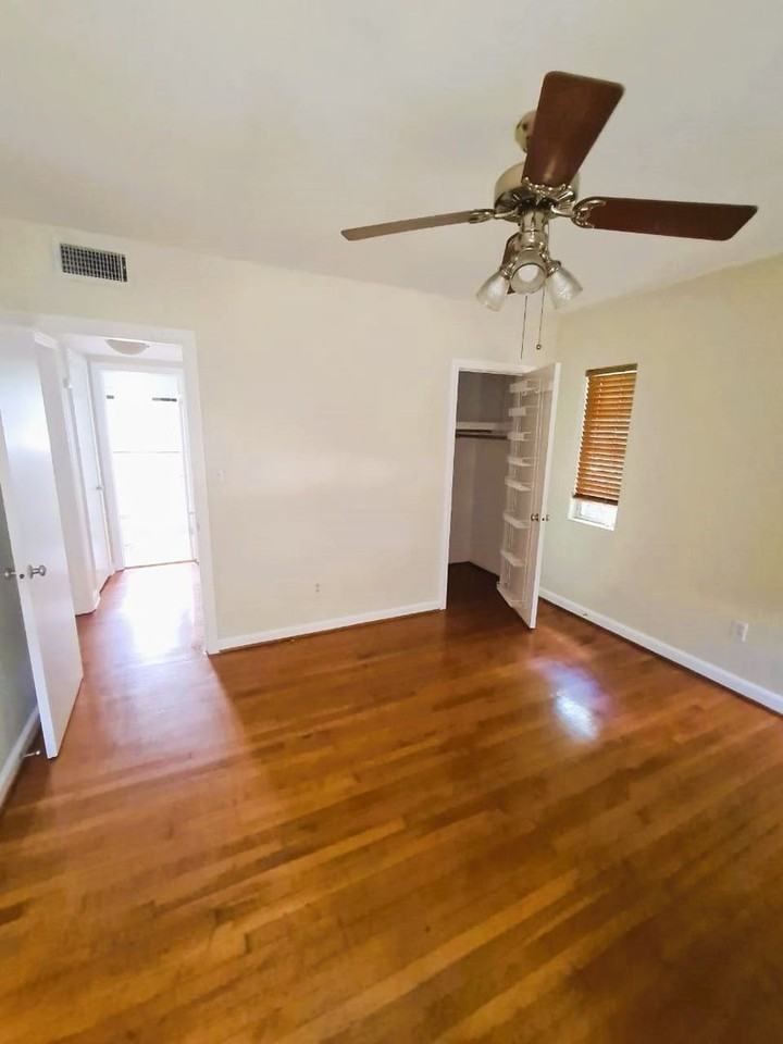 828 Laurel Ave #1 - Photo 6 of 15