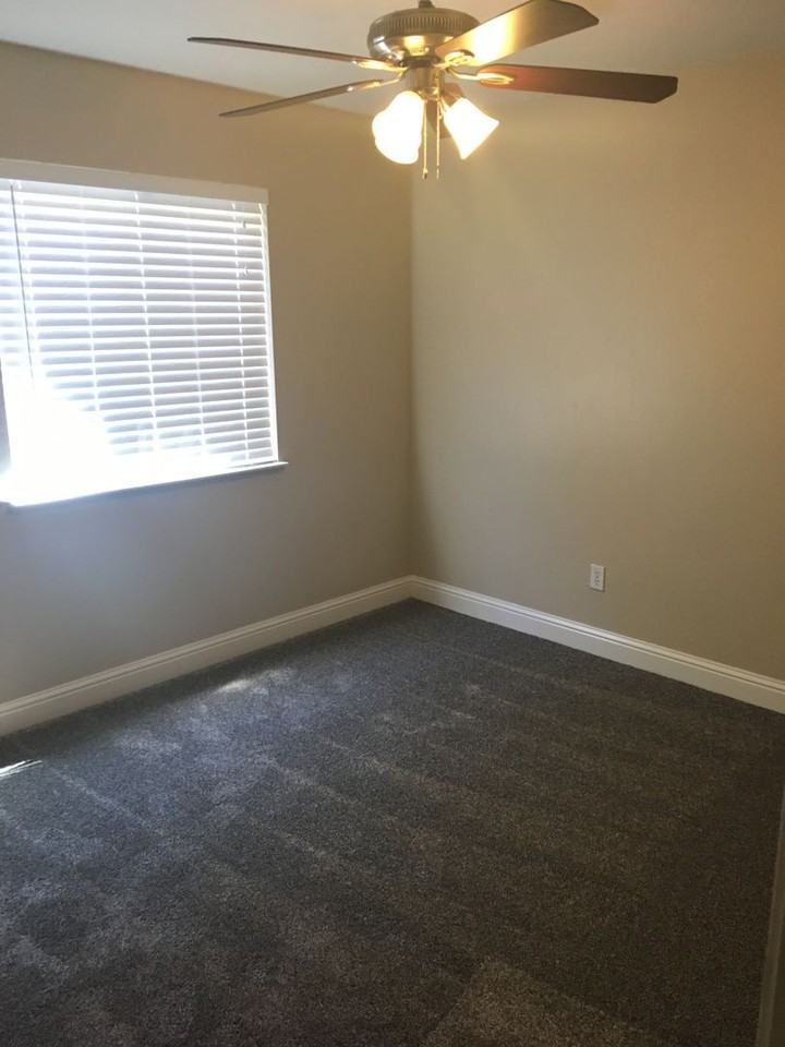 4330 Stride Way - Photo 5 of 24