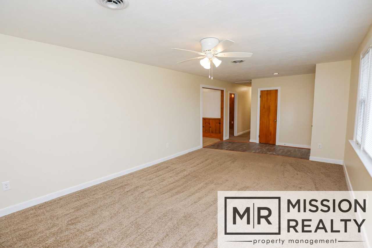 4823 Suecla Dr - Photo 3 of 15