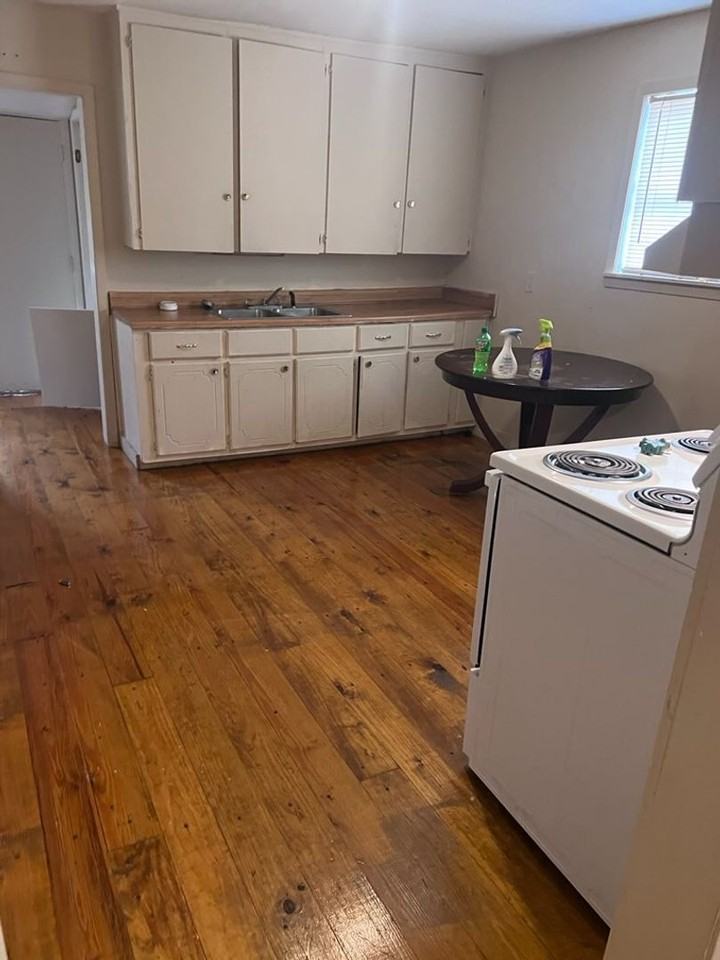 1323 - 1323 hankins st - Photo 2 of 4