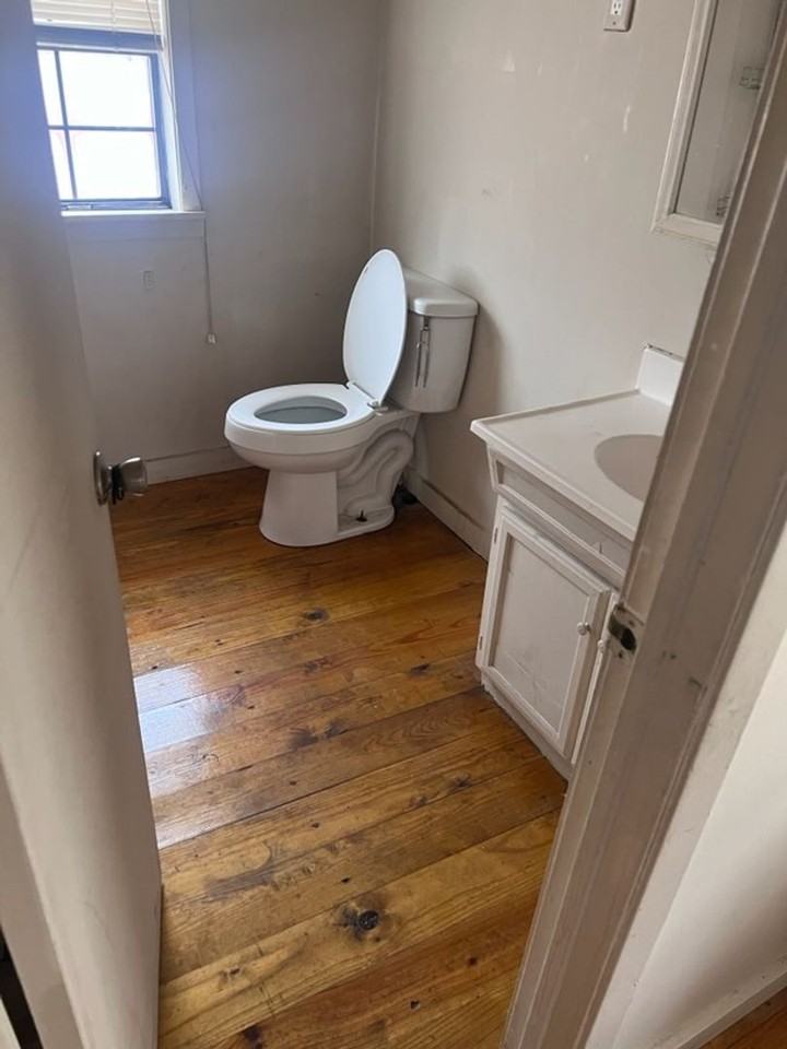 1323 - 1323 hankins st - Photo 3 of 4