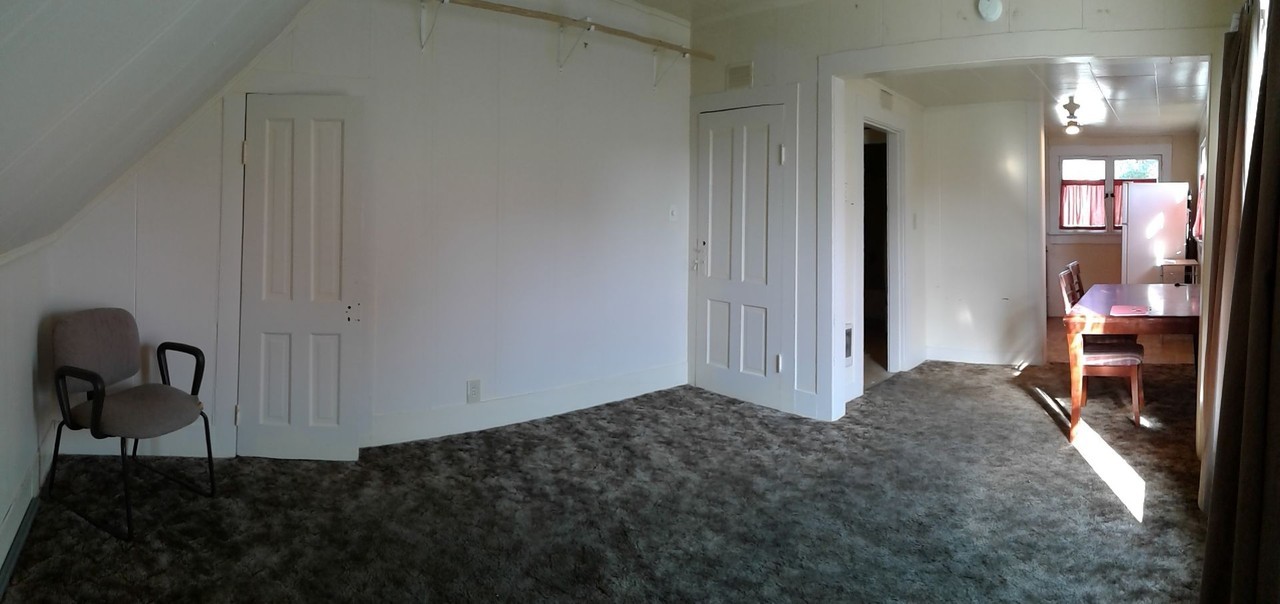 317 SE Dorion Ave - Photo 2 of 4