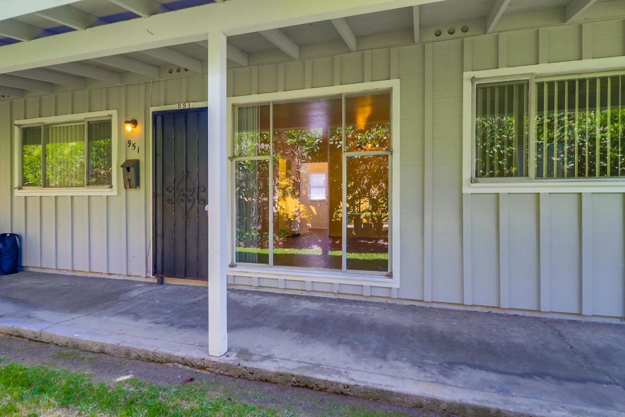 953 Opal St - Photo 2 of 20